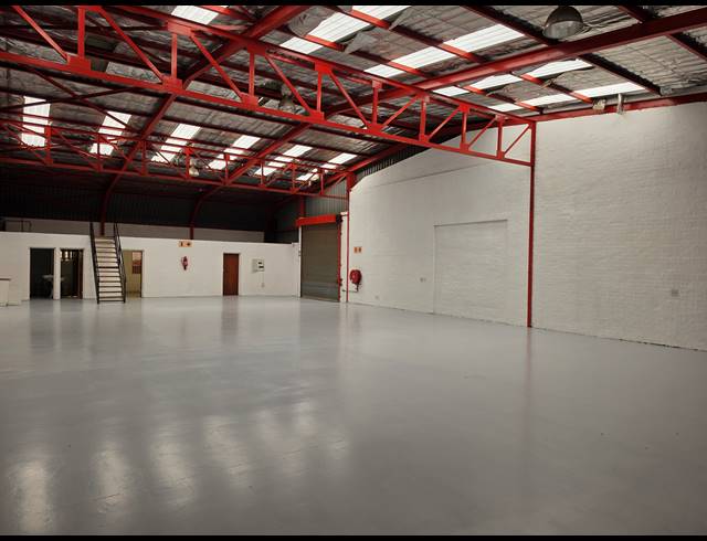 700M² WAREHOUSE TO LET IN KYA SANDS